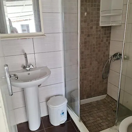 Séjour chez l'habitant With Private Entrance From Outside, Traditional House Livadhia