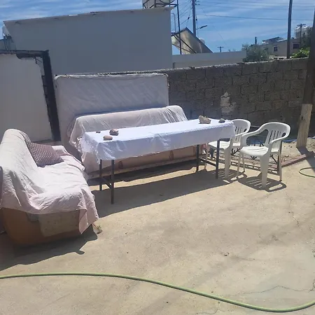 With Private Entrance From Outside, Traditional House Privat bolig Livadhia